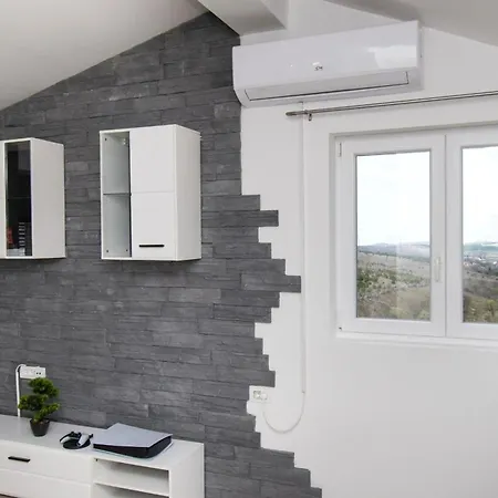 Ferienhaus Mit Privatpool Fur 9 Personen Und 1 Kind In Danilo, Dalmatien Vrpolje