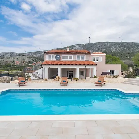 Ferienhaus Mit Privatpool Fur 9 Personen Und 1 Kind In Danilo, Dalmatien