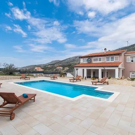 Ferienhaus Mit Privatpool Fur 9 Personen Und 1 Kind In Danilo, Dalmatien