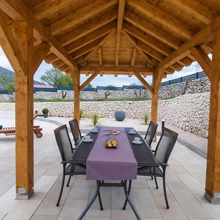 Ferienhaus Mit Privatpool Fur 9 Personen Und 1 Kind In Danilo, Dalmatien *